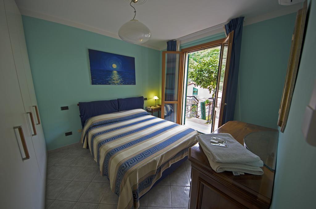 In Tracastello - Air Cond - Parking Not Included - Hotel Riomaggiore Room photo